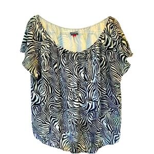 Vince Camuto Plus Size Top Black White animal print Blouse flutter sleeve  1X